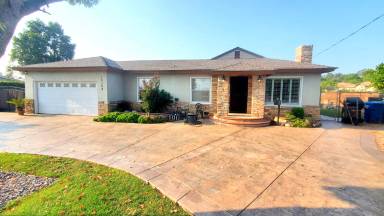 Main picture of 16109 Russell St