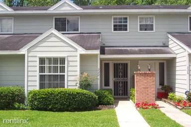 Main picture of 218 NW 50th Blvd