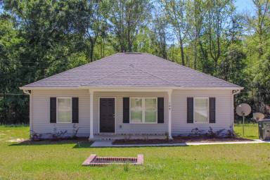 Main picture of 104 Riggs Cir