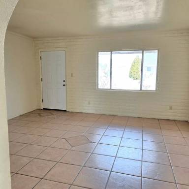 Main picture of 810 W Soto St