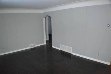 Main picture of 38 W Barrett Ave