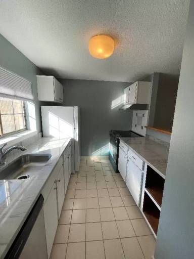 Main picture of 42 N Main St