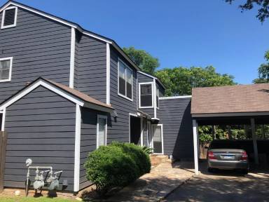 Main picture of 8001 Hood Cir
