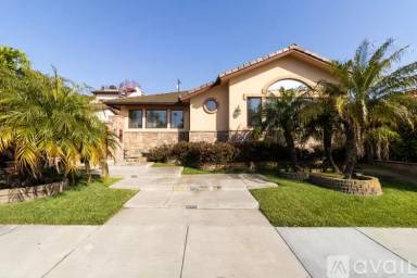 Main picture of 1345 Torrey Pines Rd