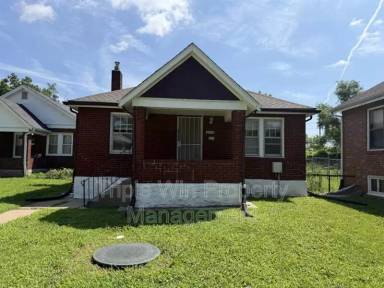 Main picture of 8530 Lowell St