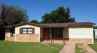 Main picture of 1302 S La Salle Dr