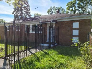 Main picture of 900 W Vermont Ave