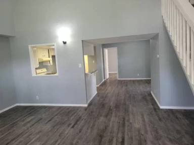 Main picture of 8001 Dowling Cv