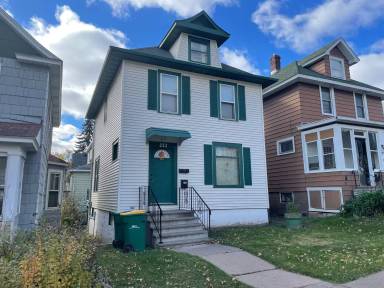 Main picture of 319 N 13th Ave E