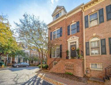 Main picture of 1316 N Adams Ct