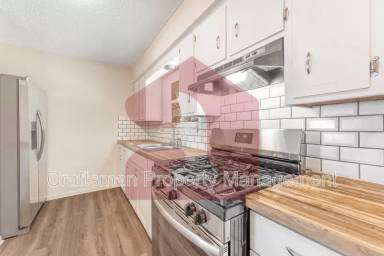 Main picture of 407-11 S Cleveland St