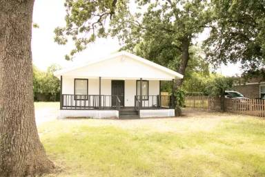 Main picture of 5804 Asbury Ave