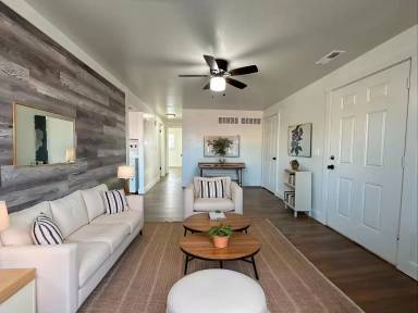 Main picture of 1801 W Parkway Blvd