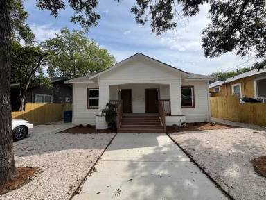 Main picture of 216 University Ave