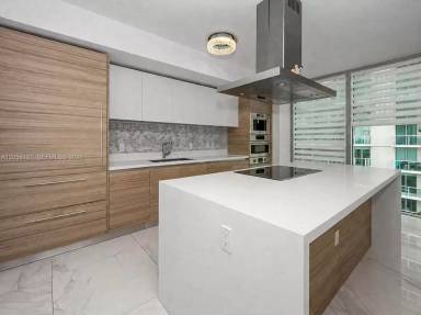Main picture of Parque Towers Condo