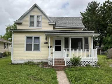 Main picture of 310 E Washington St