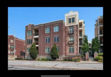 Main picture of 450 E Ohio St