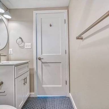 Main picture of 923 S East Ave