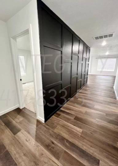 Main picture of 800 Hoffman Hills Blvd