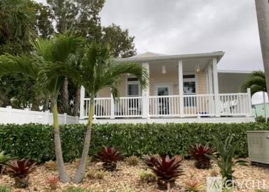 Main picture of 235 NE Sunrise Way