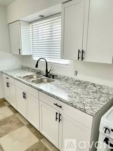 Main picture of 2209 W Glenrosa Ave