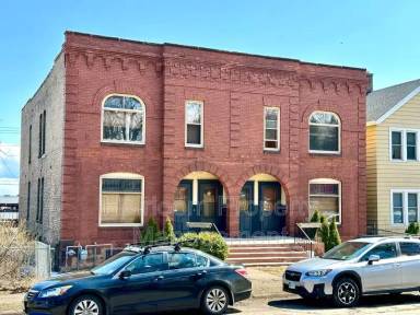 Main picture of 322 E 5th St