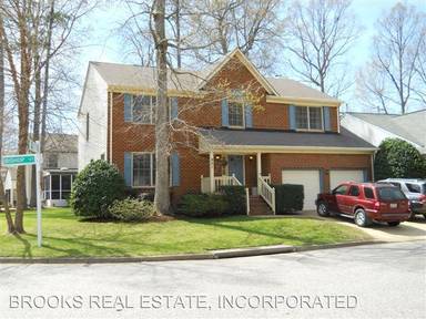 Main picture of 801 Bishop Ct