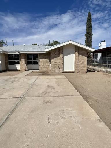 Main picture of 851 Montera Rd