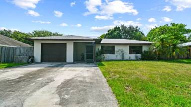 Main picture of 2374 SE Marseille St