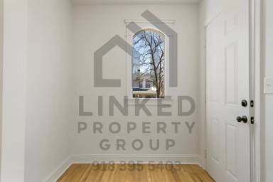 Main picture of 1340 S Florence Ave