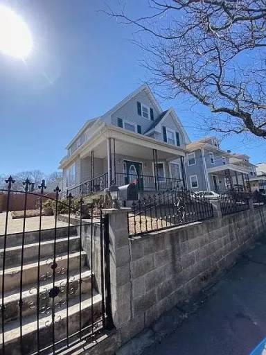Main picture of 136 Massachusetts Ave
