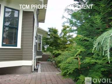 Main picture of 935 14th Ave