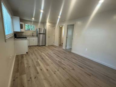Main picture of 1050 Warner St