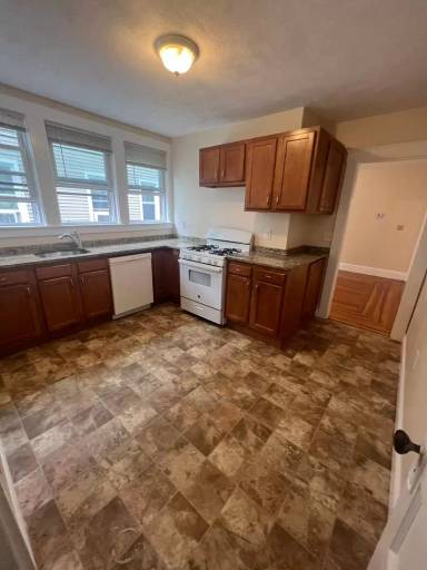 Main picture of 324 Beacon St