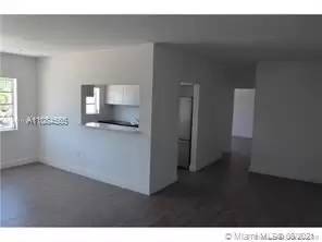 Main picture of 7945 East Dr