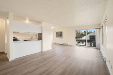 Main picture of 3119 W Commodore Way