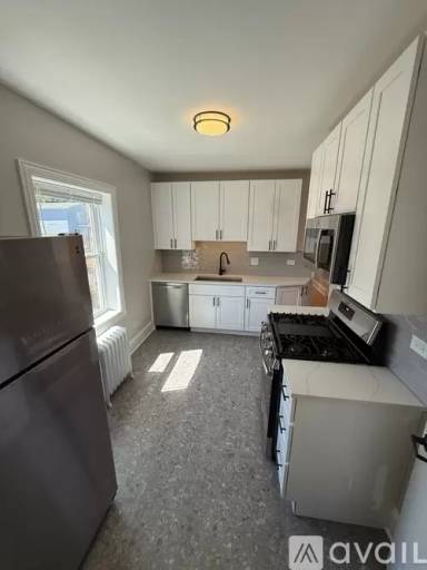 Main picture of 6422 N Richmond St