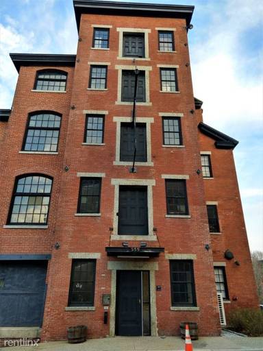 Main picture of 555 Roosevelt Apartments