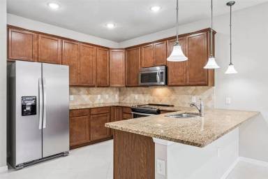 Main picture of 7260 Duxbury Ln