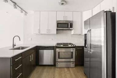 Main picture of 760 W Adams St