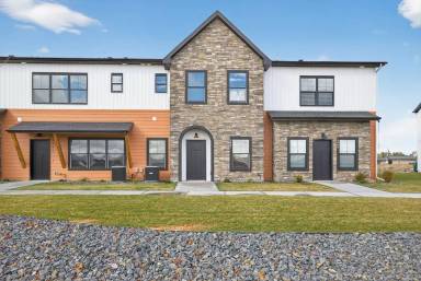 Main picture of 4955 N Beach Dr