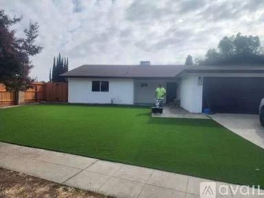 Main picture of 482 N Villa Ave