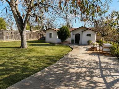 Main picture of 2139 S Lee Ave