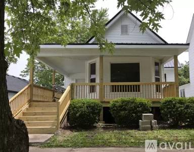 Main picture of 404 S Clark St