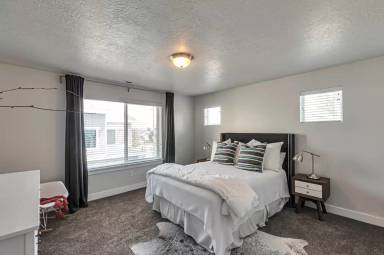 Main picture of 1713 W Naxos Ln