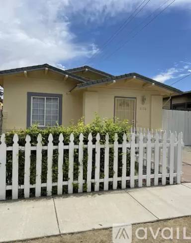 Main picture of 3116 N San Joaquin St