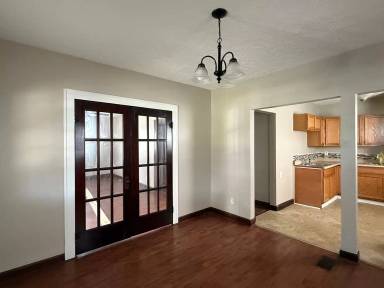Main picture of 423 Eastern Ave