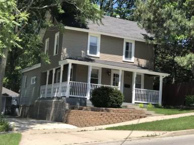 Main picture of 114 E 13th St