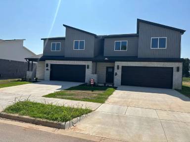 Main picture of 712 Sun Meadows Loop