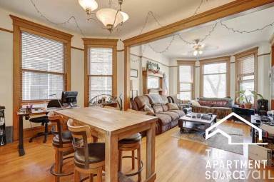 Main picture of 3611 N Wilton Ave